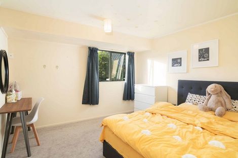 Photo of property in 8 Frank Bunce Grove, Flat Bush, Auckland, 2019