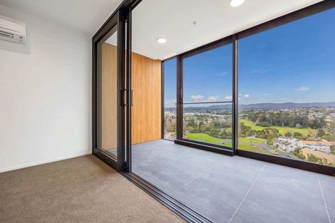 Photo of property in 1 Buscomb Avenue, Henderson, Auckland, 0610