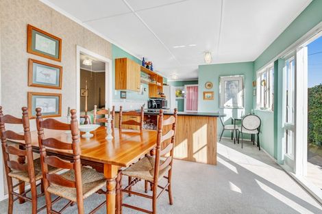 Photo of property in 18 Kauri Road, Stanmore Bay, Whangaparaoa, 0932