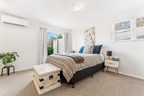 Photo of property in 11b Waiora Road, Stanmore Bay, Whangaparaoa, 0932