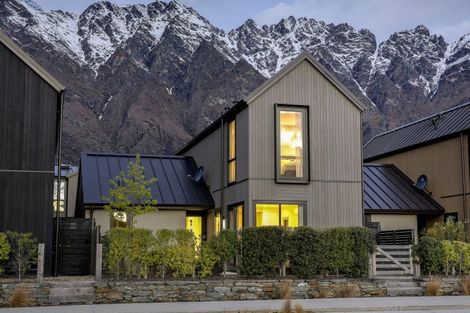 Photo of property in 9 Mcgibbon Lane, Jacks Point, 9371