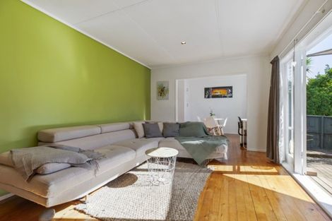 Photo of property in 615 Swanson Road, Swanson, Auckland, 0612