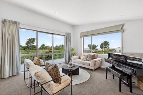 Photo of property in 11 Mer Place, Bay View, Napier, 4104