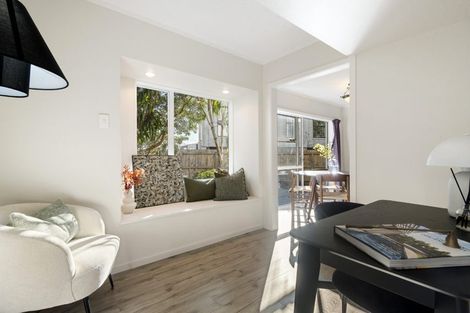 Photo of property in 2/5 Stanley Avenue, Milford, Auckland, 0620