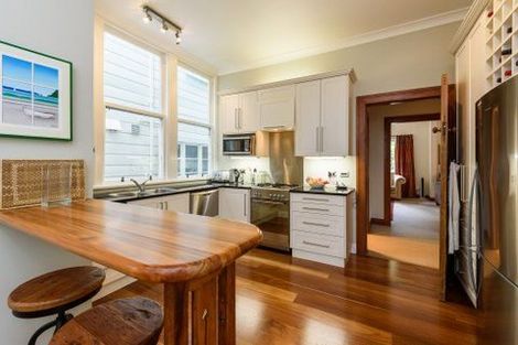 Photo of property in 135 Glenmore Street, Kelburn, Wellington, 6012