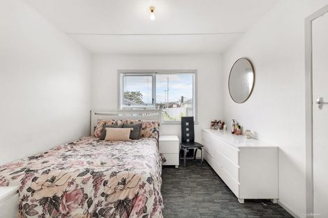 Photo of property in 3 Hunua Road, Papakura, 2110