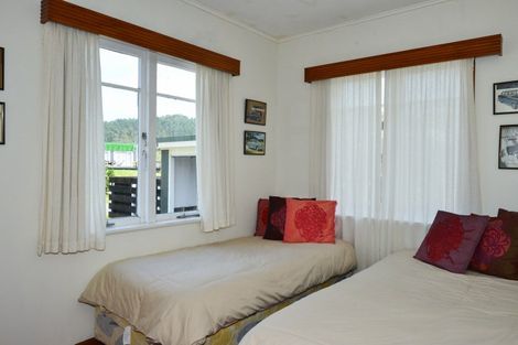 Photo of property in 11 Blue Bay Road, Mahia, 4198