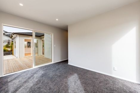 Photo of property in 11 Franheim Crescent, Orewa, 0931