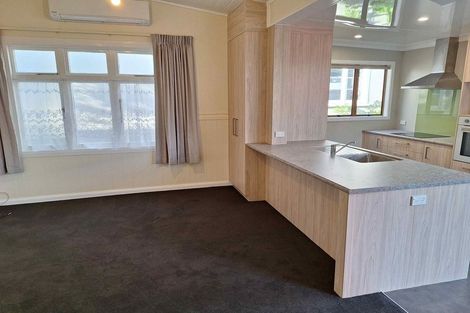 Photo of property in 12 Joseph Street, West End, Palmerston North, 4412