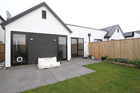 Photo of property in 77 Faringdon Boulevard, Rolleston, 7615