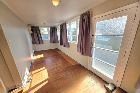 Photo of property in 40 Evans Road, Weymouth, Auckland, 2103