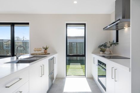 Photo of property in 2 Graeme Cooper Lane, Avonhead, Christchurch, 8042