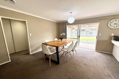 Photo of property in 12 Sheldon Place, Burswood, Auckland, 2013