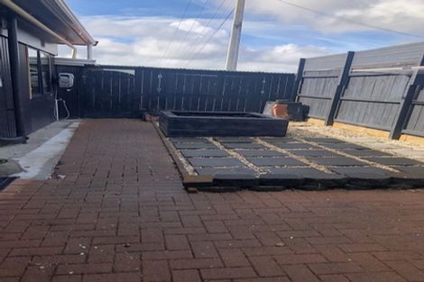 Photo of property in 1/125a Birkdale Road, Birkdale, Auckland, 0626