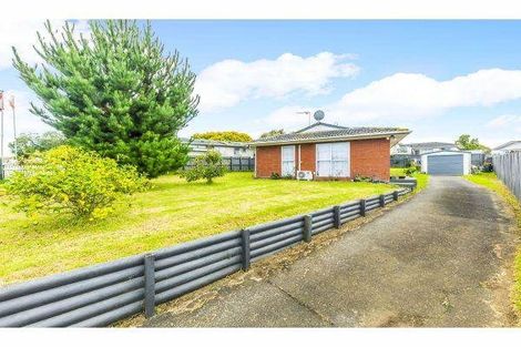 Photo of property in 137 Mahia Road, Wattle Downs, Auckland, 2103