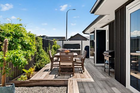 Photo of property in 11 Whangaehu Place, Te Awa, Napier, 4110