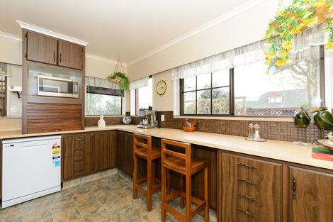 Photo of property in 14 Peter Hall Drive, Kelvin Grove, Palmerston North, 4414