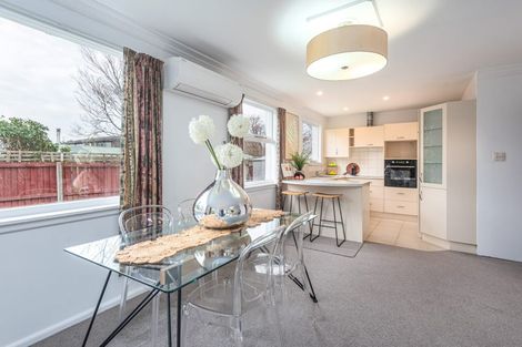 Photo of property in 320b Avonhead Road, Avonhead, Christchurch, 8042