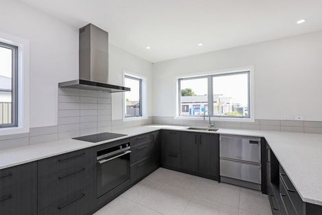 Photo of property in 6 George Yee Place, Taradale, 4112