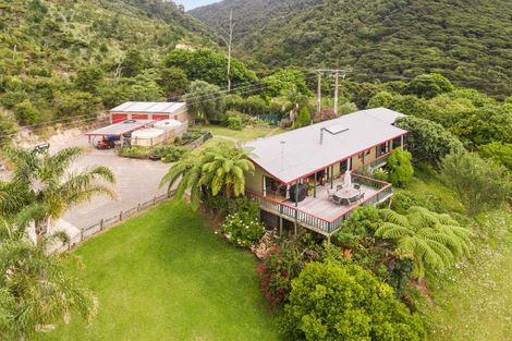 Photo of property in 8328 State Highway 35, Whanarua Bay, Te Kaha, 3199