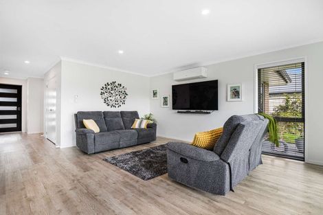 Photo of property in 6 Navy Lane, Papamoa, 3118