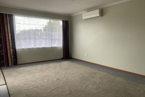 Photo of property in 12 Pipitea Place, Massey, Auckland, 0614
