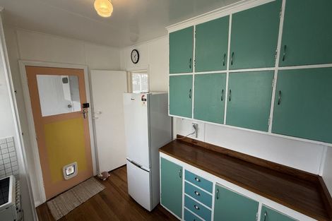 Photo of property in 24 Banks Street, Marfell, New Plymouth, 4310