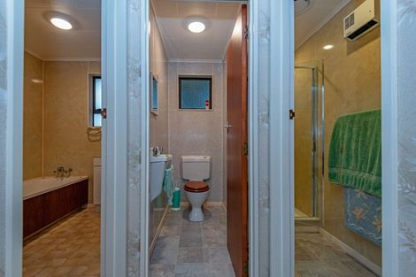 Photo of property in 28 Ormond Street, Woodville, 4920