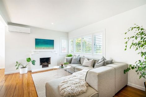 Photo of property in 1/121 Ocean View Road, Hillcrest, Auckland, 0627