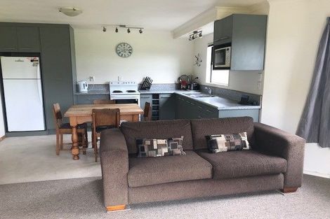 Photo of property in 21 Kaipara Road, Papakura, 2582