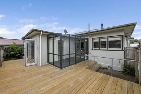 Photo of property in 91 Tukapa Street, Westown, New Plymouth, 4310