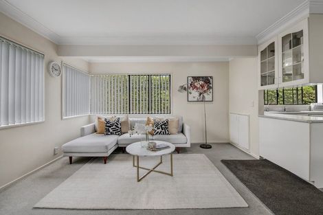 Photo of property in 9 St Lucia Place, Unsworth Heights, Auckland, 0632