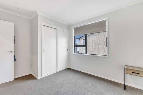 Photo of property in 27 Discovery Place, Marfell, New Plymouth, 4310