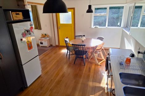 Photo of property in 7 Melrose Crescent, Melrose, Wellington, 6023