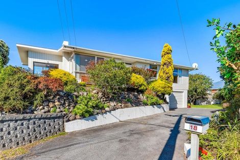 Photo of property in 18 Rua Road, Paraparaumu Beach, Paraparaumu, 5032