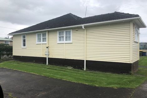 Photo of property in 7 Kotuku Street, Te Atatu Peninsula, Auckland, 0610