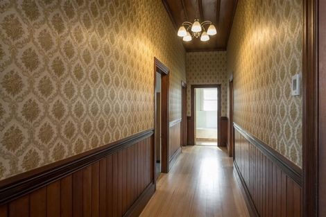 Photo of property in 21 Railway Street, Helensville, 0800