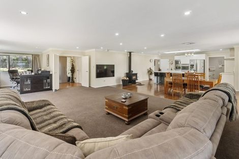 Photo of property in 837 Ararimu Valley Road, Helensville, Waimauku, 0882