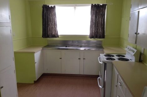 Photo of property in 28 Farnham Avenue, Highbury, Palmerston North, 4412