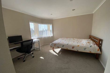 Photo of property in 8 Moycullien Lane, East Tamaki Heights, Auckland, 2016