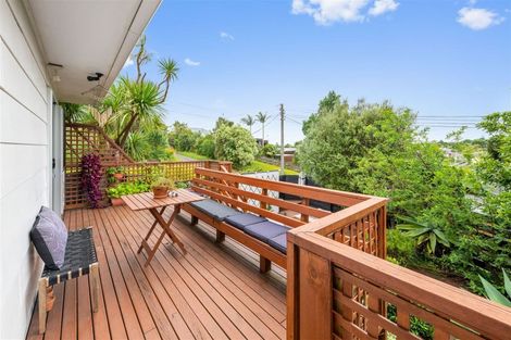 Photo of property in 1/9 De Val Drive, Titirangi, Auckland, 0604