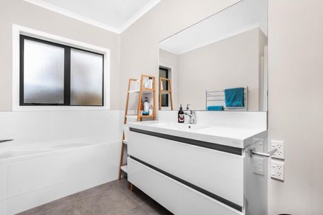 Photo of property in 332 Hingaia Road, Karaka, Papakura, 2580