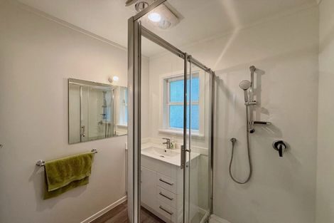 Photo of property in 56 Christmas Road, Manurewa, Auckland, 2102
