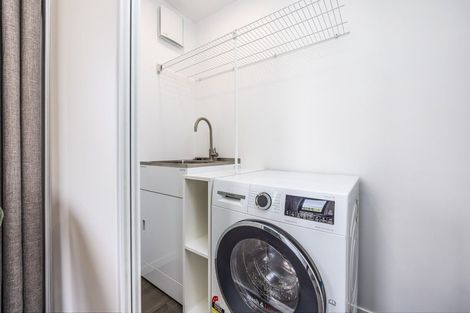 Photo of property in 1 Te Puketoka Lane, Mangere, 2022