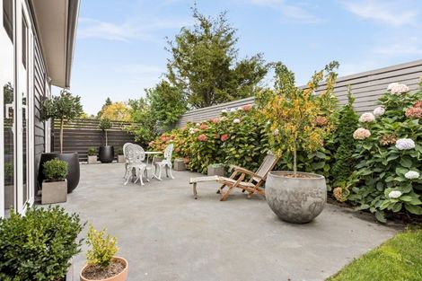 Photo of property in 18a Cambridge Terrace, Taradale, Napier, 4112