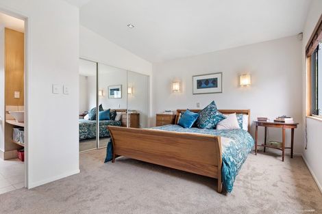 Photo of property in 6 Poturi Streams Avenue, Titirangi, Auckland, 0604