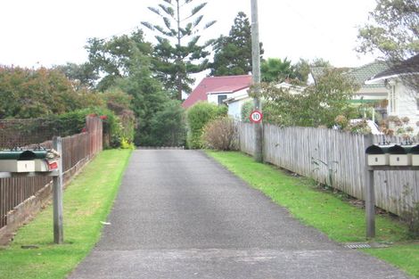Photo of property in 2/16 Duncan Avenue, Te Atatu South, Auckland, 0610