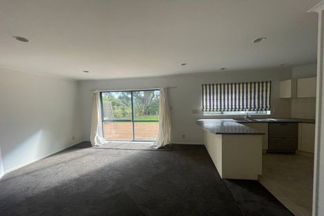 Photo of property in 15 Kalgan Place, Burswood, Auckland, 2013