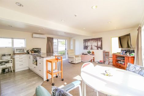 Photo of property in 2/2 Alma Road, Gonville, Whanganui, 4501