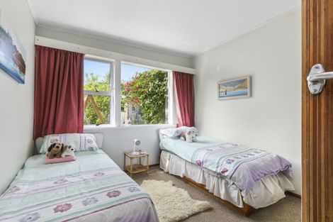 Photo of property in 18 Marlborough Street, Silverstream, Upper Hutt, 5019